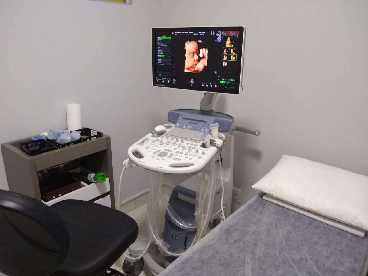 Foto equipamento de ultrassom